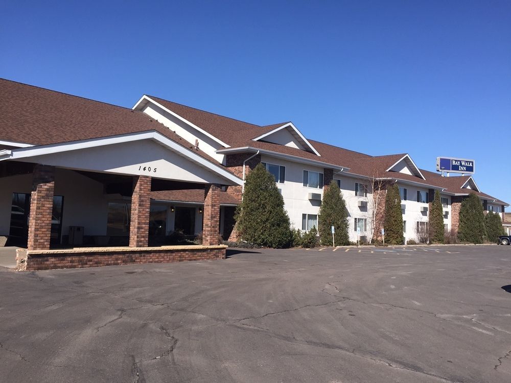 Boarders Inn & Suites By Cobblestone Hotels Superior Bagian luar foto
