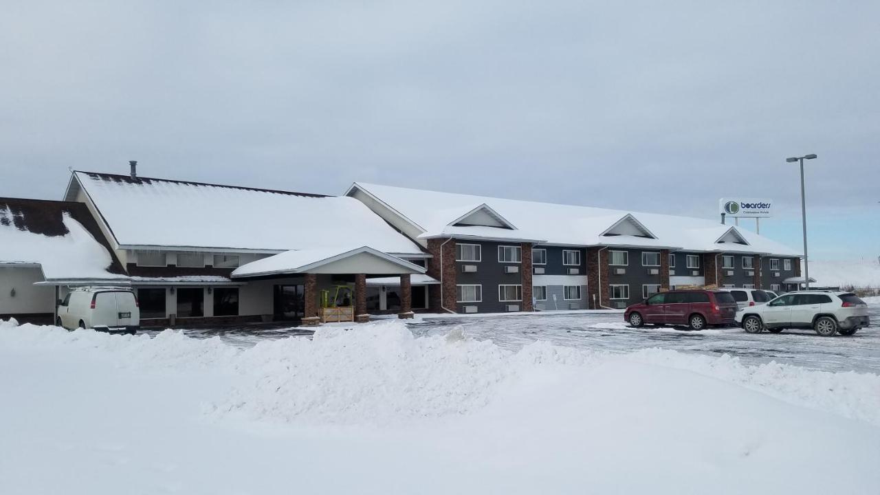 Boarders Inn & Suites By Cobblestone Hotels Superior Bagian luar foto
