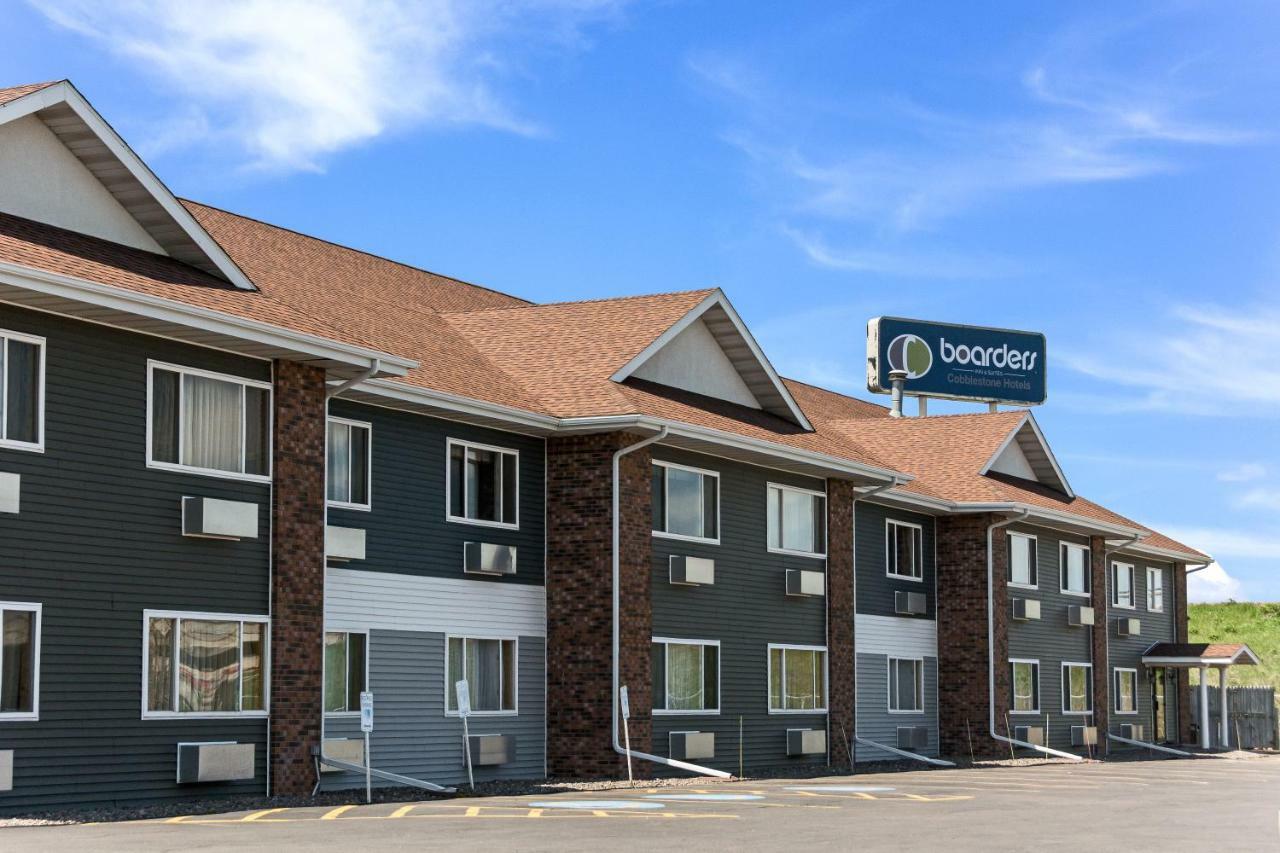 Boarders Inn & Suites By Cobblestone Hotels Superior Bagian luar foto